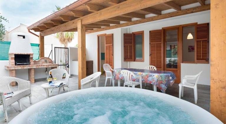 Rental apartment with jacuzzi — photo 5