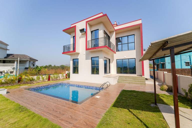 Villa with pool — photo 3