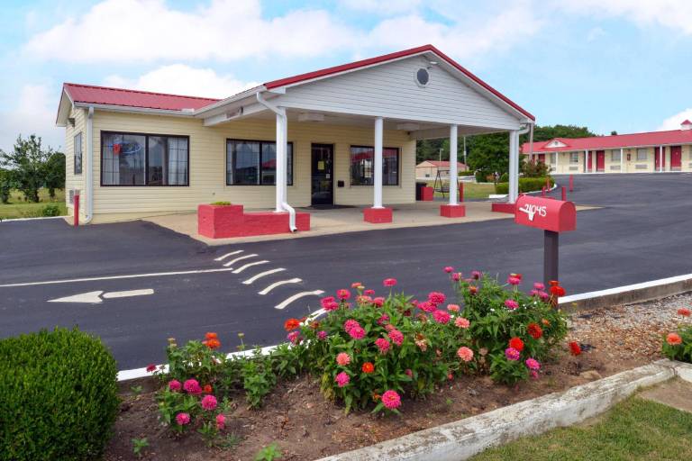 Americas Best Value Inn Wildersville — photo 4