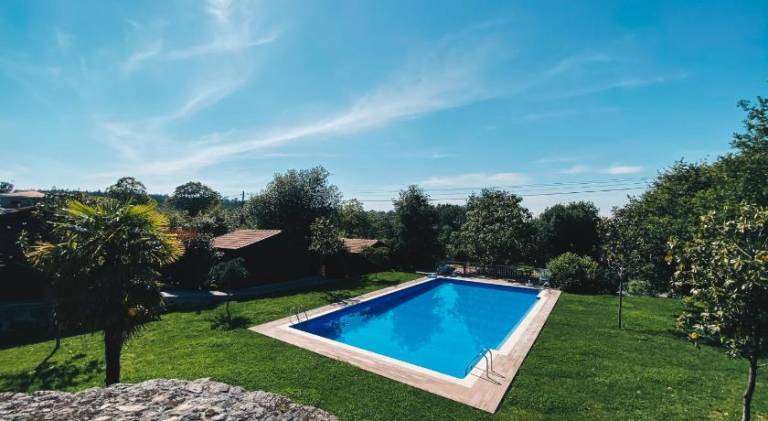 House with grill, pool & patio | Pets allowed — photo 2