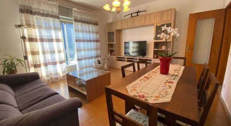 Holiday apartment with 2 rooms for 4 persons in Cannobio