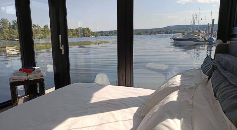Lovely boat with hot tub | Pet-friendly — photo 3