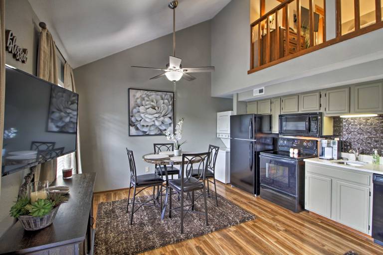 Apartment Table Rock
