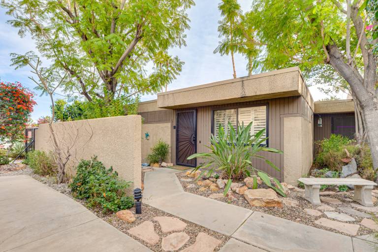 2 Mi to Dtwn! Snowbird Gem w/ Pool in Palm Springs — photo 4