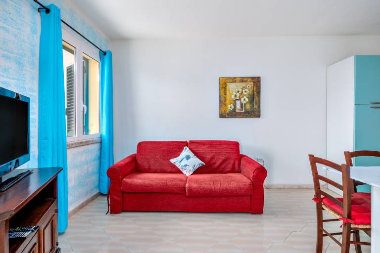 Holiday Home 'Tanaunella Appartamento' with Ventilators, Balcony, Terraces & Sea View — photo 4