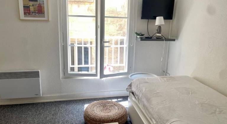 Apartment | Near Bordeaux Cathedral | Pets are welcome in Bordeaux
