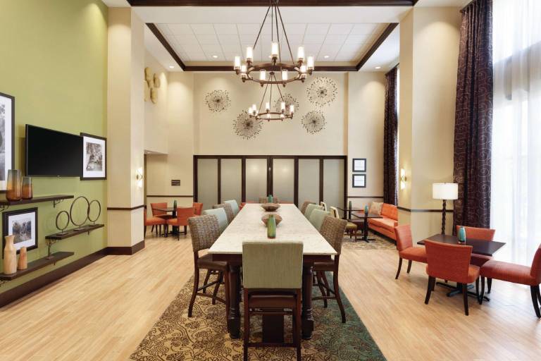 Hampton Inn & Suites Philadelphia Montgomeryville — photo 2