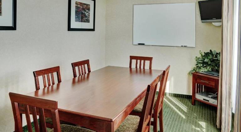 Lakeview Inns & Suites - Slave Lake — photo 5