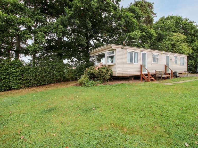Cottage  Acton Round