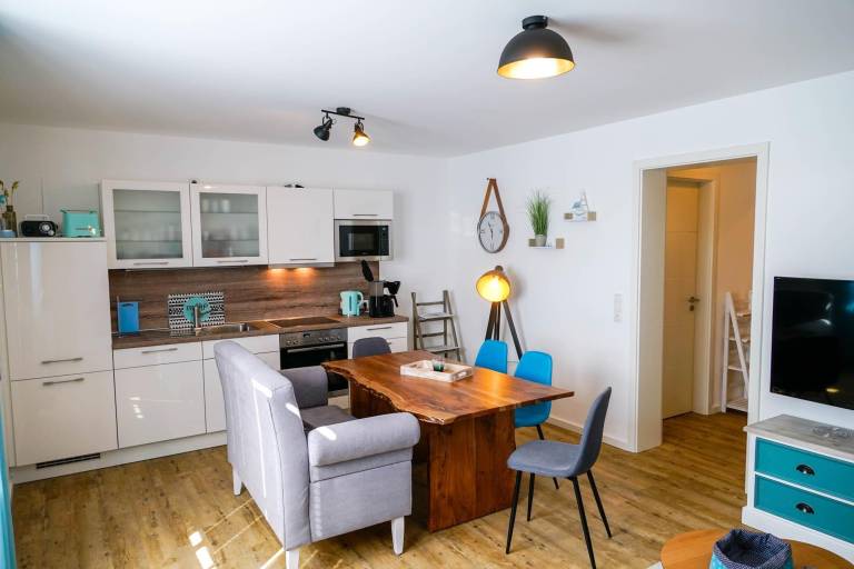 Family-oriented apartment with patio & yard | Beach nearby | Pets are welcome — photo 3