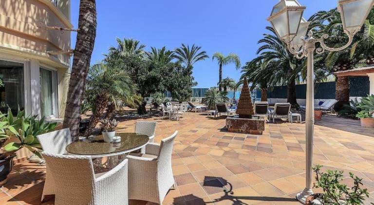 Villa with barbeque, private pool & patio | Good for workation | Pets allowed — photo 2