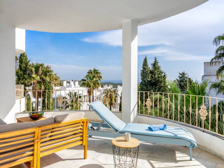 Rental apartment with terrace & pool — photo 2
