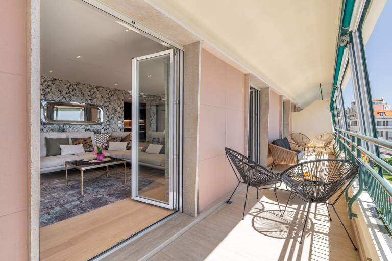 Holiday apartment with patio | City view in Alassio