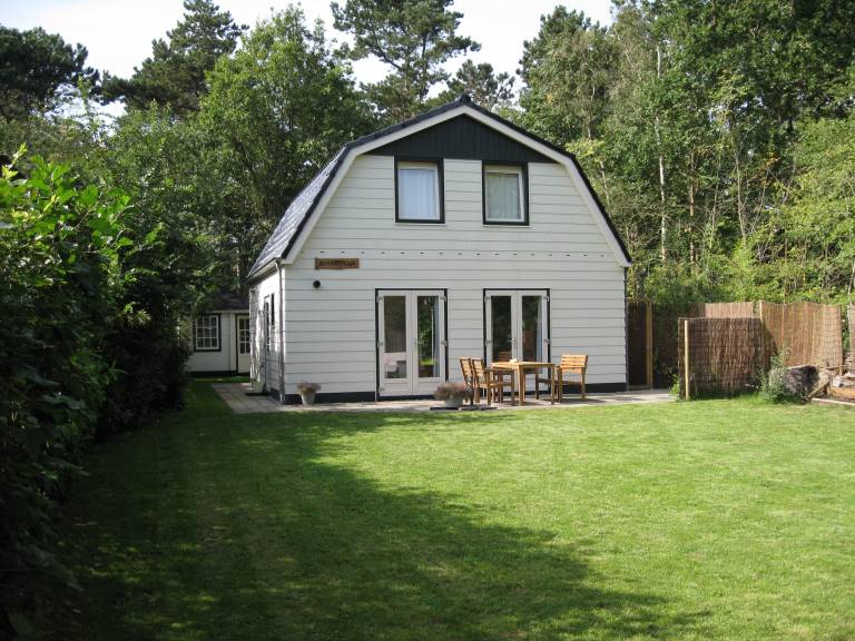 Ferienhaus mit Terrasse und Garten