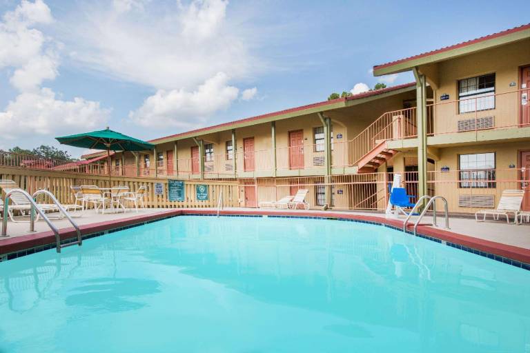 Days Inn by Wyndham Little Rock/Medical Center — photo 2