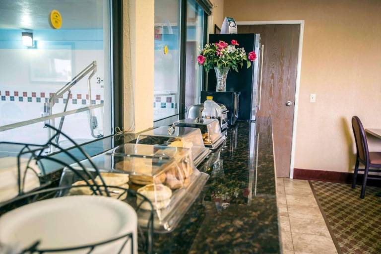 Econo Lodge — photo 4