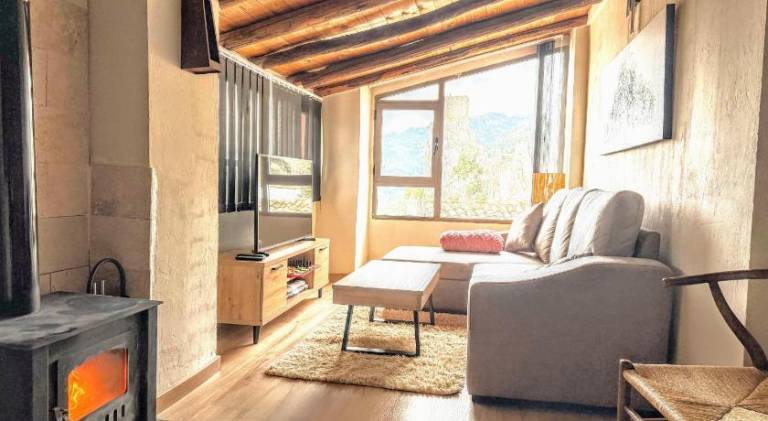 Wonderful chalet with patio & barbeque | Pet-friendly — photo 2
