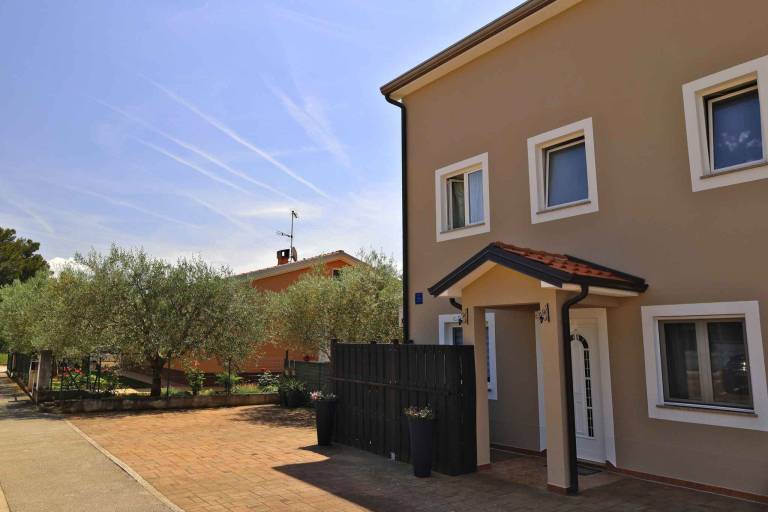 Rental apartment with terrace & garden | Pets allowed — photo 2