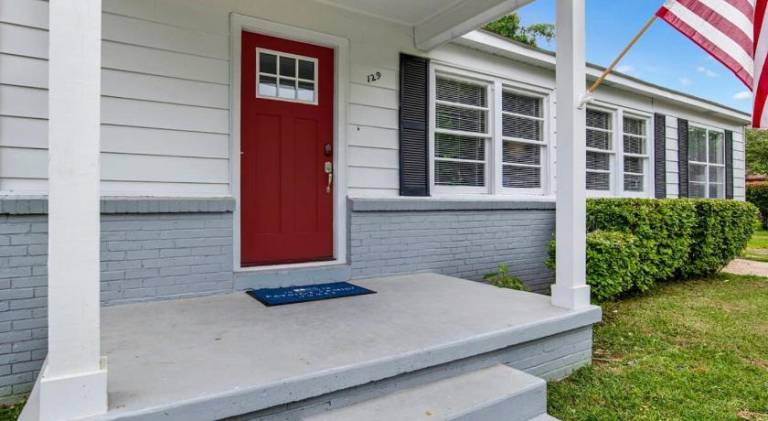 Centrally Located Midtown Cottage-HistoricDistrict — photo 4