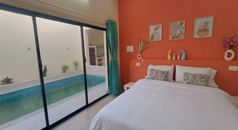 93 m&sup2; Villa