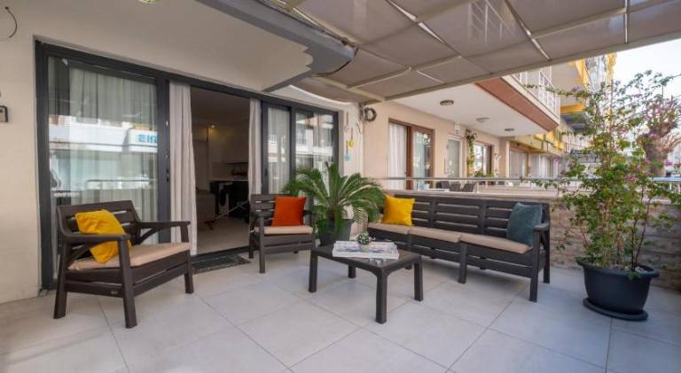 Apartment with patio & yard | Good for workation — photo 4