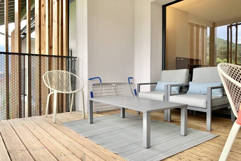 Condo with patio — photo 2