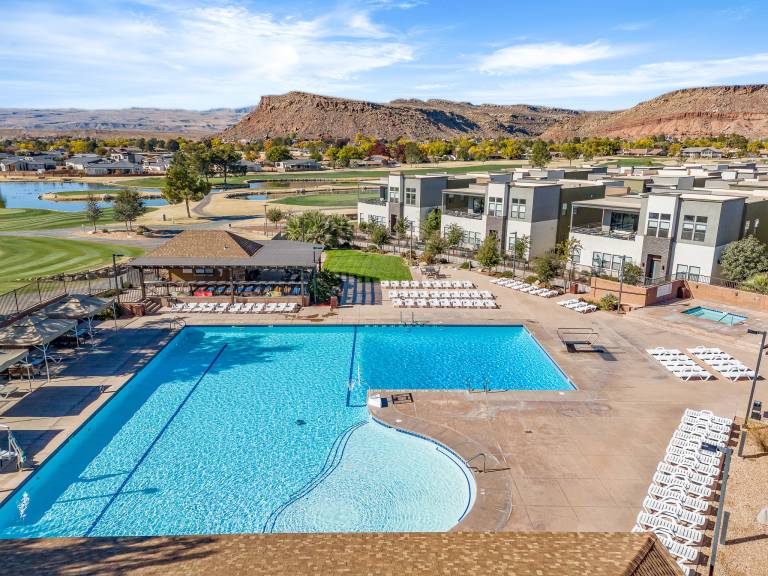 Fully equipped lovely vacation home with pool, barbecue & hot tub | Pet-friendly — photo 2
