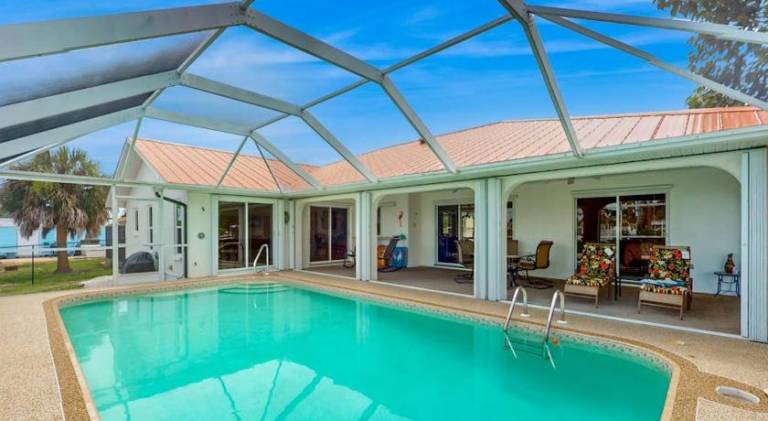 Vacation home with pool | Dogs allowed — photo 3