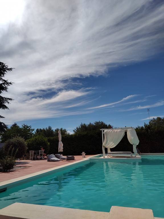 Family-friendly villa with yard, terrace & private pool | Garden view | Pets are welcome — photo 2