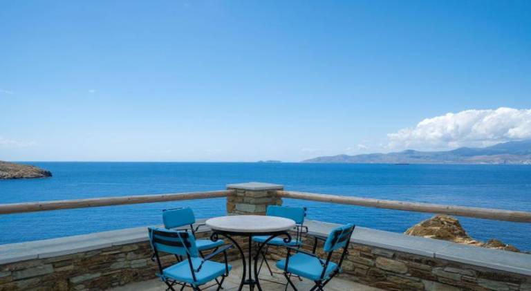 Villa with patio, garden & private pool — photo 5