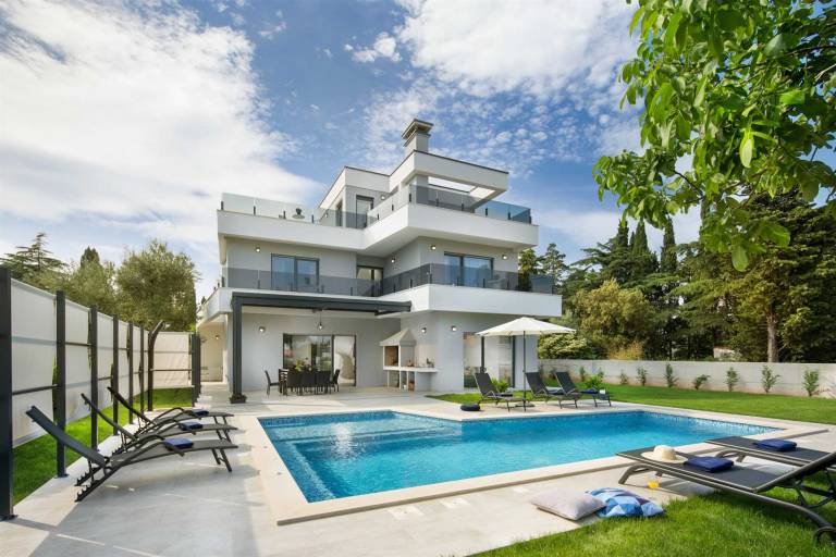 Luxury Villa Costanea with Pool in Medulin