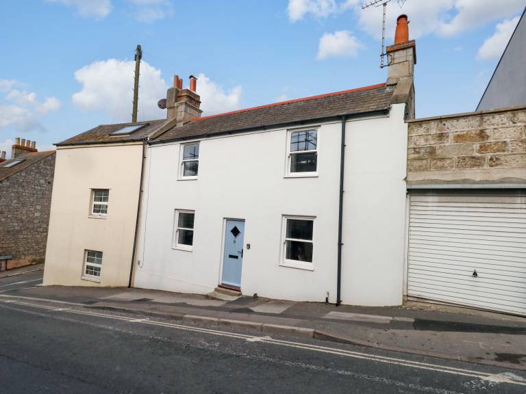Family-friendly lovely cottage with garden | Beach view | Close to the beach | Pets allowed in Weymouth