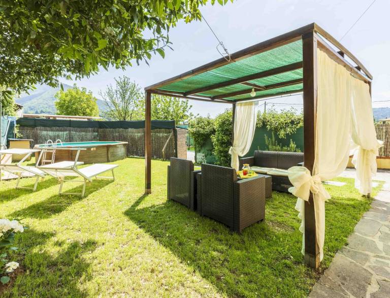 Fully equipped spacious rental with yard, terrace & private pool | Pet-friendly — photo 3