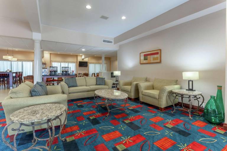 Hampton Inn Jefferson City at the Capital Mall — photo 2