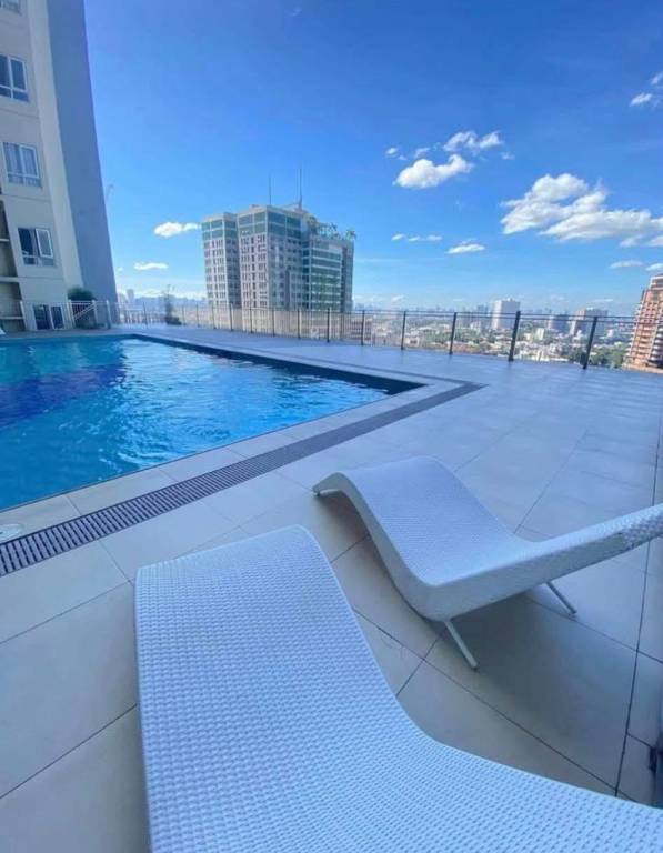 Worldclass condostay Qc by Victoria Sports in Quezon City