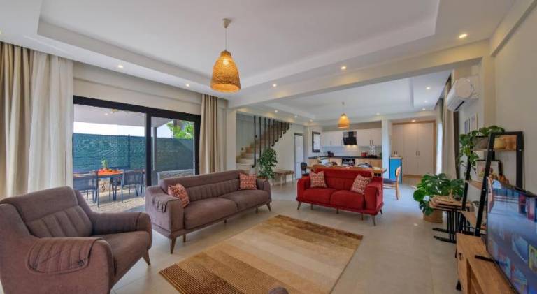 Fully equipped villa with BBQ, patio & yard | Good for workation | Dogs allowed — photo 2