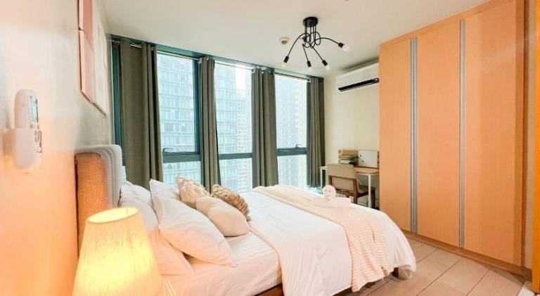 1BR across Uptown Mall & Grand Hyatt BGC A — photo 2