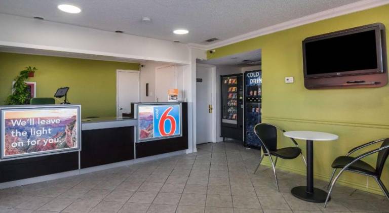 Motel 6 Irving, TX - Loop 12 — photo 3
