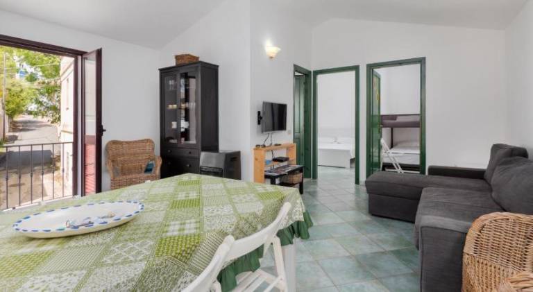 Holiday apartment with 2 rooms for 6 persons — photo 2
