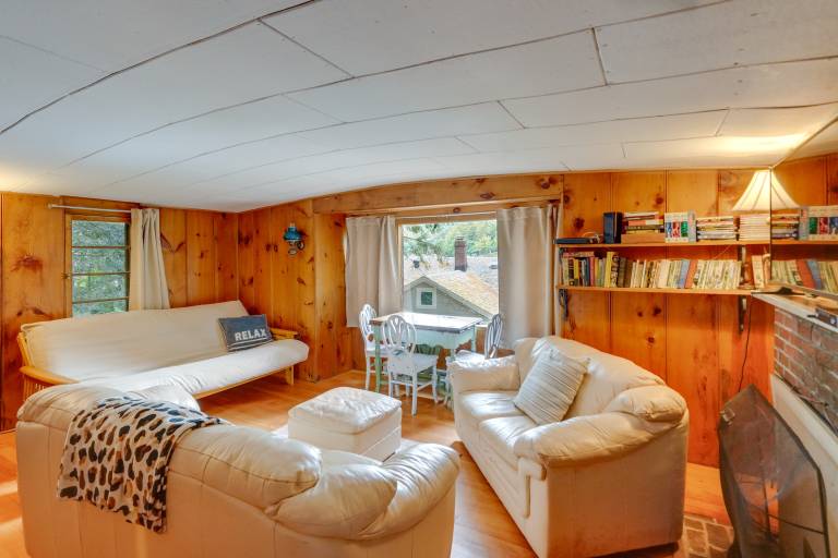 Rustic Berkshires Cottage at Lake Buel w/ Kayaks! — photo 4