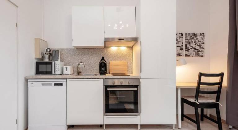 Serviced apartment | Next to Checkpoint Charlie Museum | Suitable for remote work | Pet-friendly — photo 2