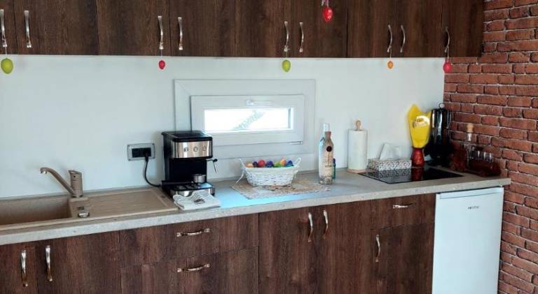 House with hot tub — photo 4