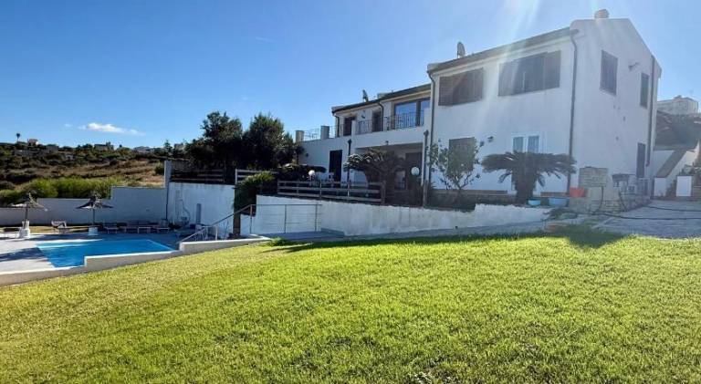 Villa Demira - ROOMS & Panoramic Pool — photo 5