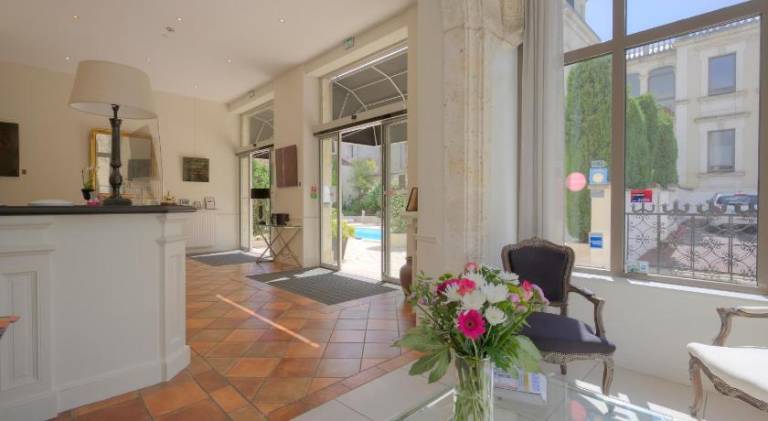 HOTEL LE RENOIR — photo 4