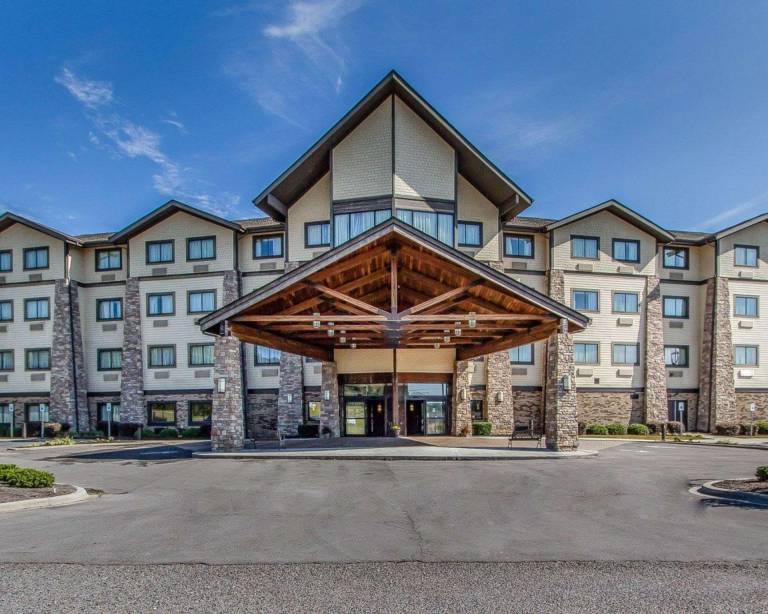 Comfort Inn & Suites Near Lake Guntersville in Scottsboro, AL