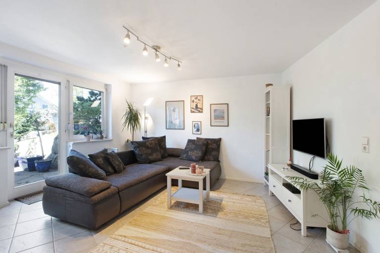 Family-oriented pleasant apartment with patio, fast internet & grill | Garden view | Pets are welcome — photo 2
