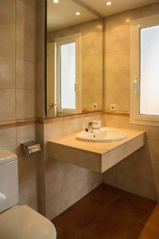 Moderne Ferienwohnung mit Pool und Garten — photo 2
