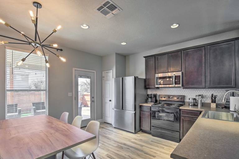 San Antonio Home w/ Patio + Grill Near SeaWorld! — photo 5