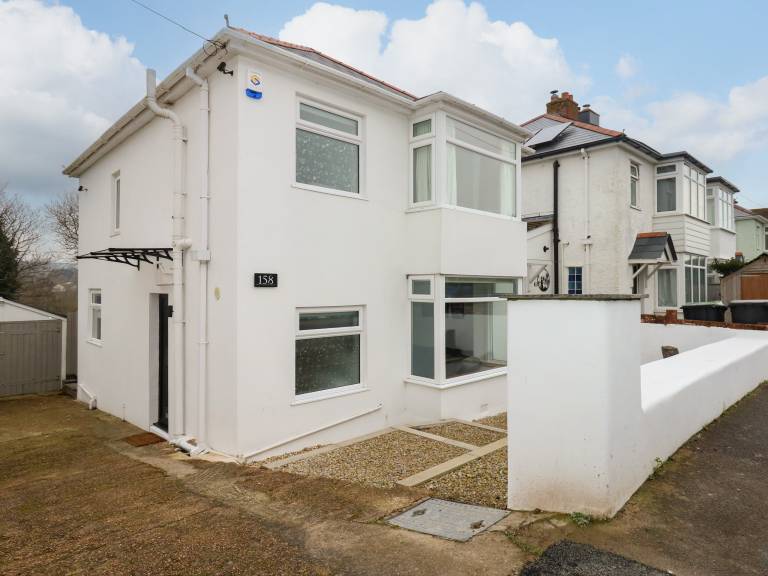 Cottage with garden | Beach view in Swanage