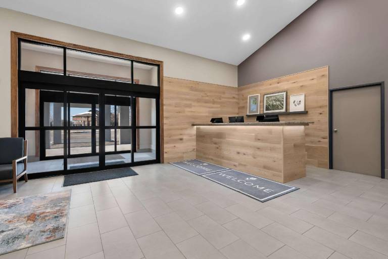 Country Inn & Suites by Radisson, Coon Rapids, MN — photo 2